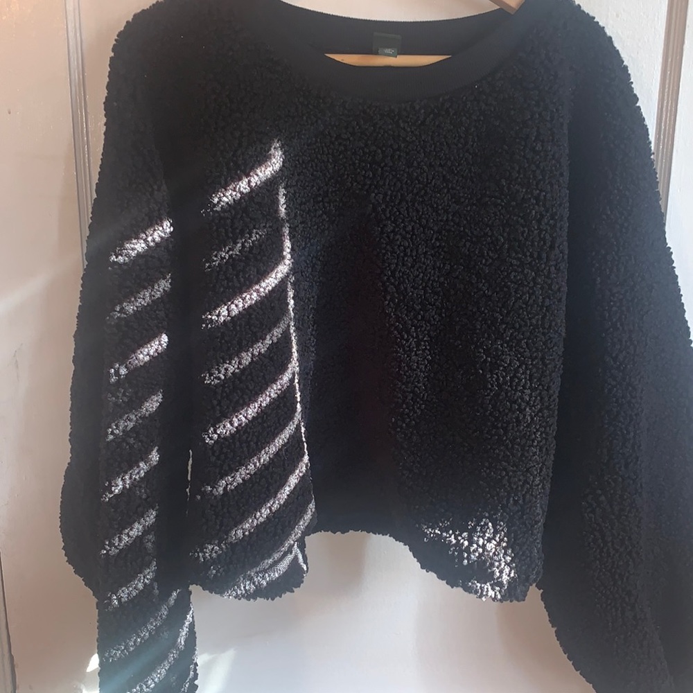 Black crop sweater